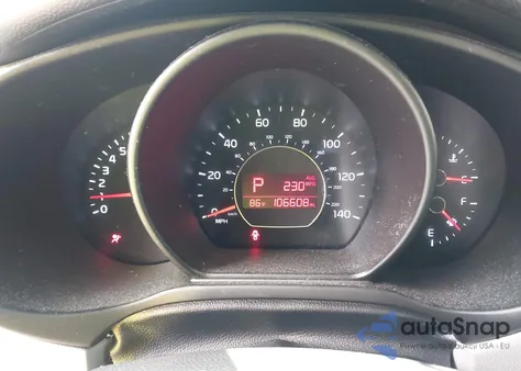 2014 Kia Soul z USA, uszkodzony, nr VIN KNDJN2A28E7102582